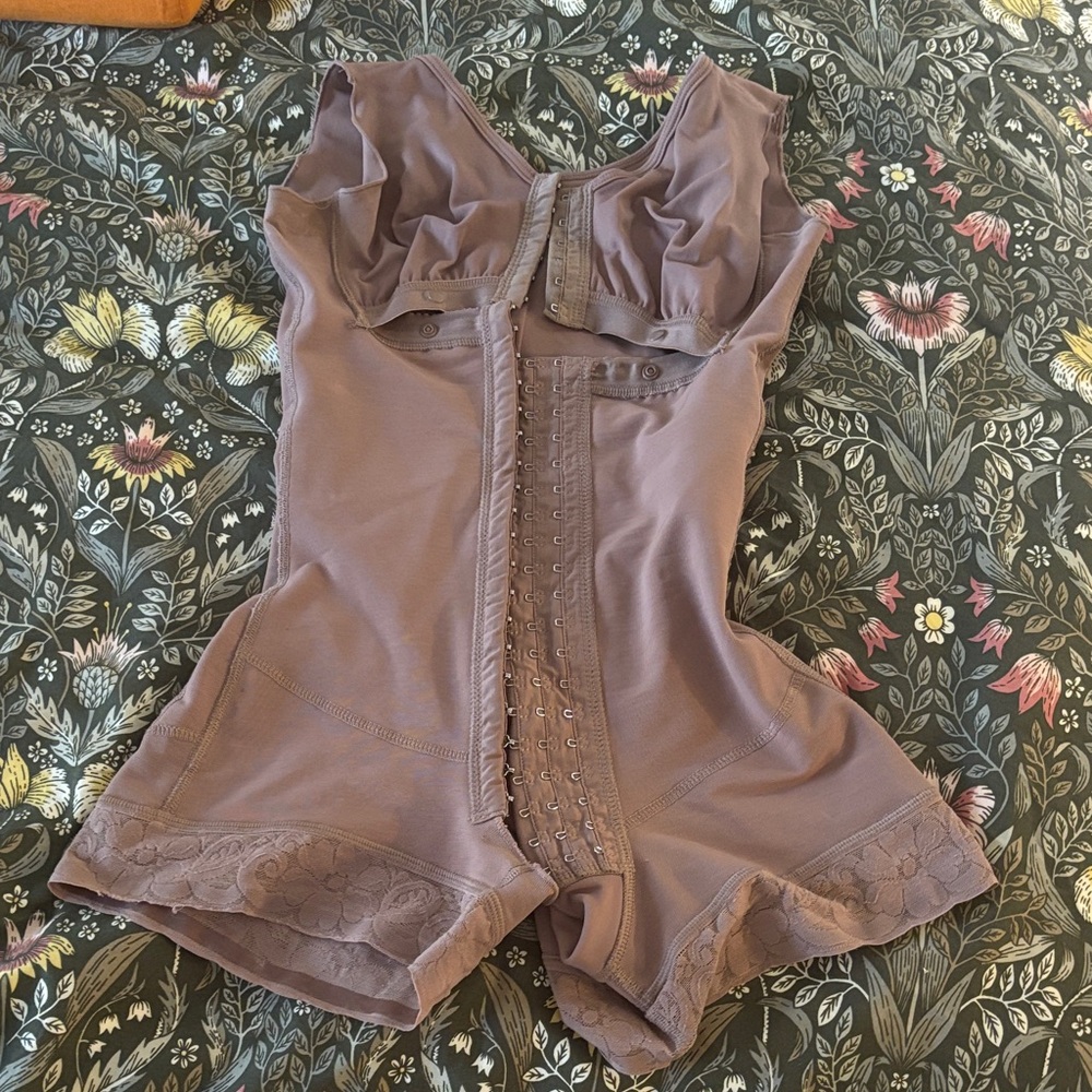 Women's Lace Trim Shapewear Faja